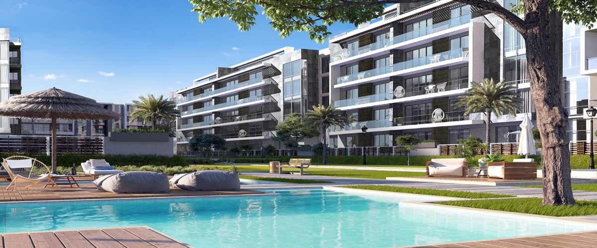 شقة بحديقة مميزة للبيع التجمع الخامس تسليم فوري _في كمبوند الباتيو اورو 1 البوت اورو