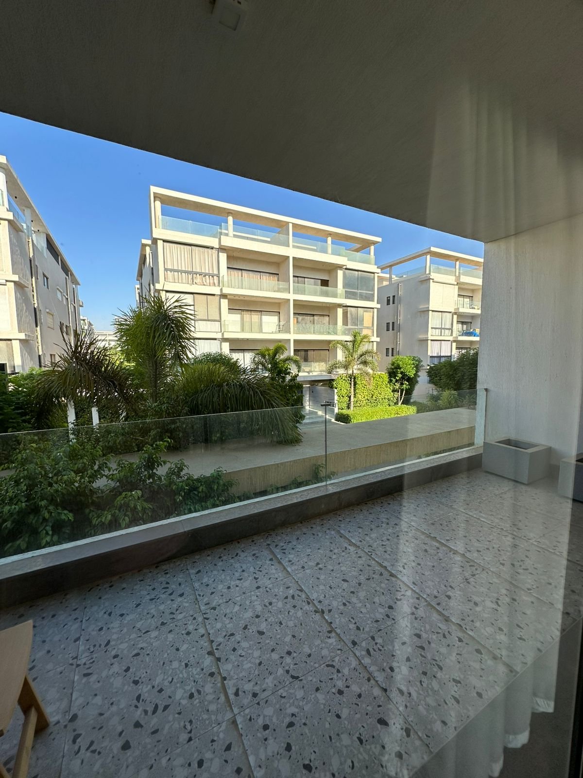 شقة فاخرة للإيجار في كمبوند ليك فيو ريزيدنس 2025 1 كمبوند ليك فيو ريزيدنس