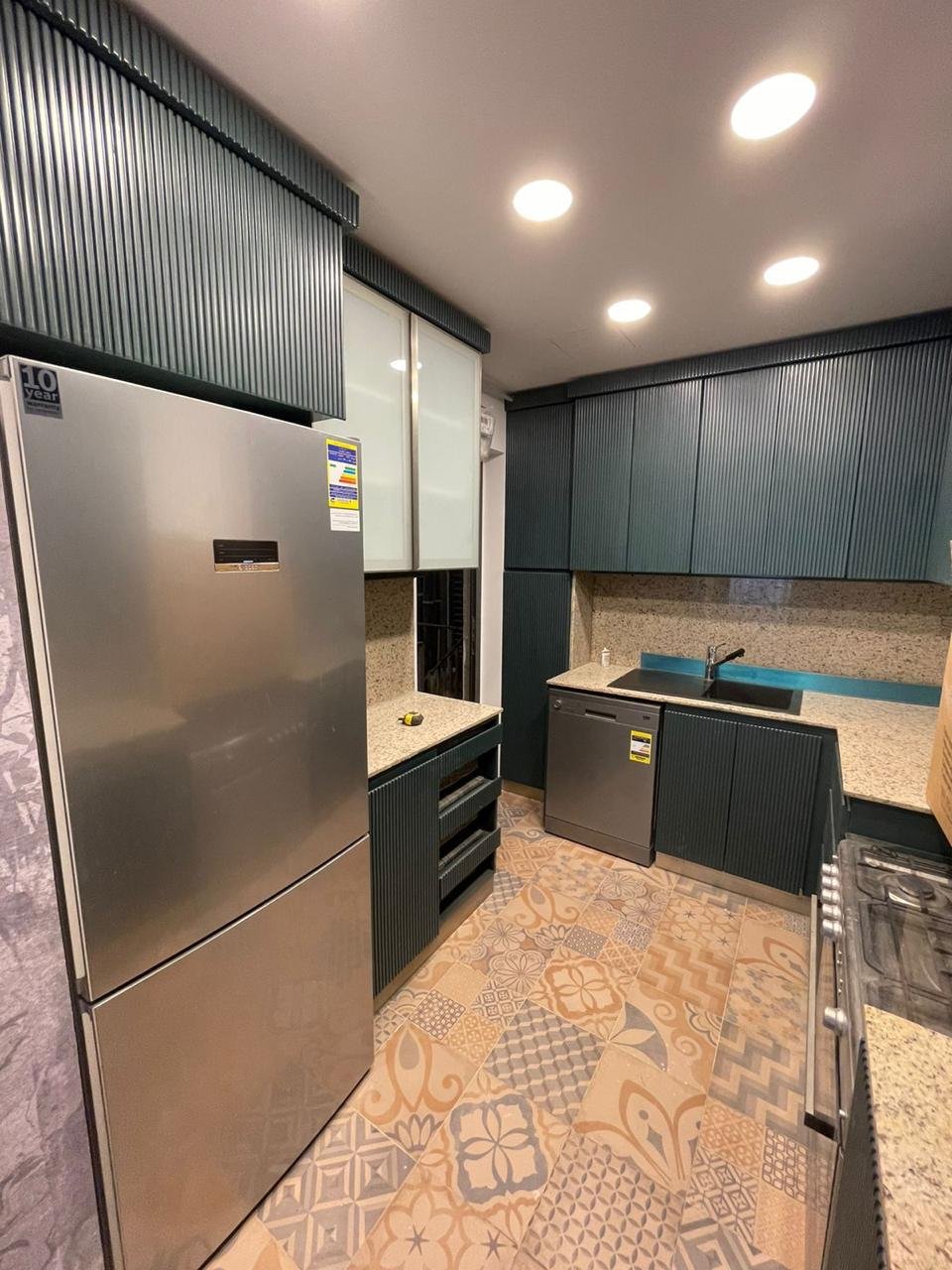 شقة فاخرة للإيجار في كمبوند ليك فيو ريزيدنس 2025 2 كمبوند ليك فيو ريزيدنس